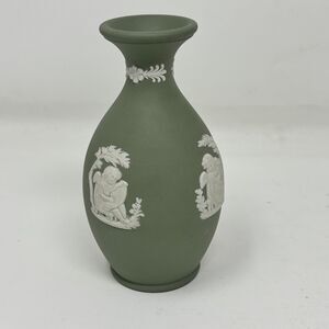 Vintage Wedgwood Jasperware Bud Vase Cherub Relief England 5" Angel‎ Urn 1965